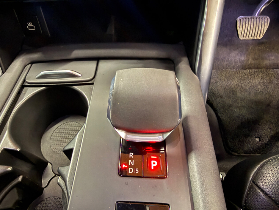 2021 Land Rover Discovery - image 16