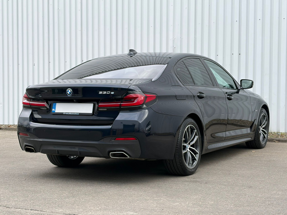 2022 BMW 5 Series - image 4