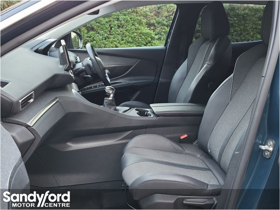 2023 Peugeot 3008 1.2 PureTech ALLURE*FSH* €31,950