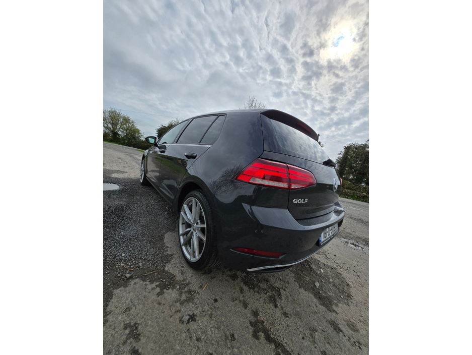 2018 Volkswagen Golf - image 15