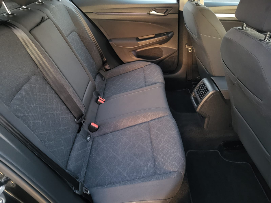 2021 Volkswagen Golf  €14,999