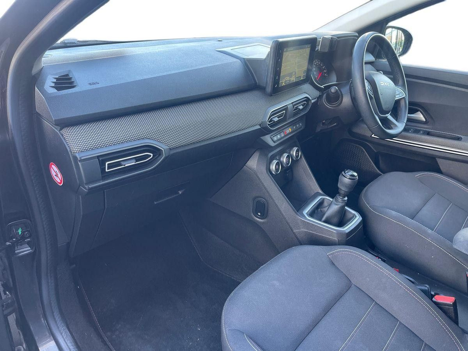 2023 Dacia Jogger - image 5