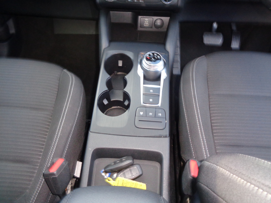 2023 Ford Kuga - image 12