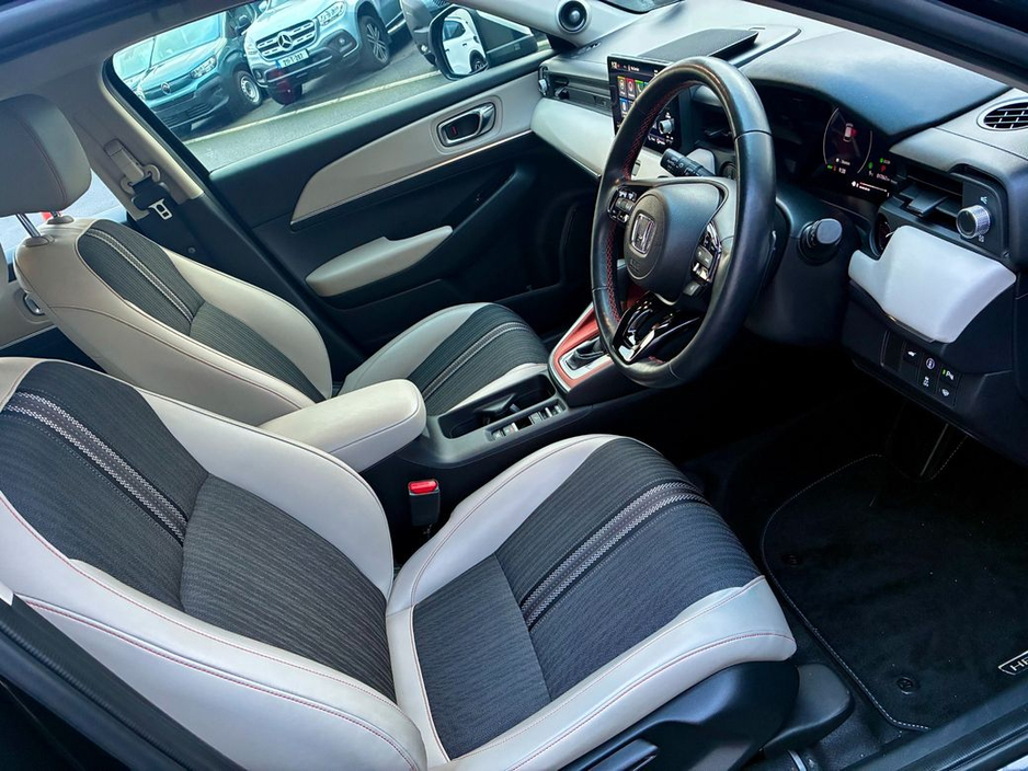 2022 Honda HR-V Advance Style, Petrol Hybrid Automatic, 17800KMs €32,995
