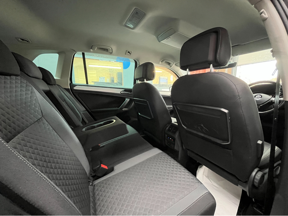 2018 Volkswagen Tiguan - image 15