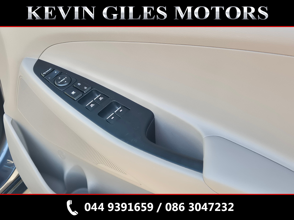 2020 Hyundai Tucson - image 3