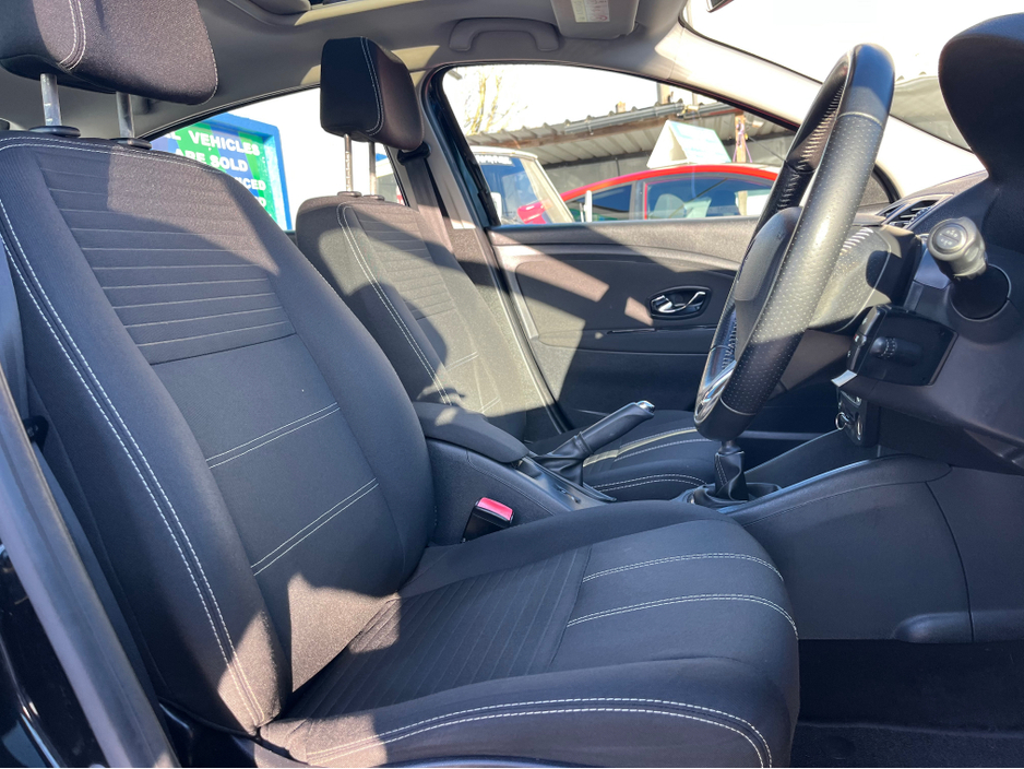 2015 Renault Fluence LIMITED EDITION 1.5 DCI 95 201 4DR €5,950