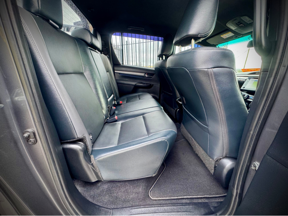 2022 Toyota Hilux INVINCIBLE X!! 2.8!!