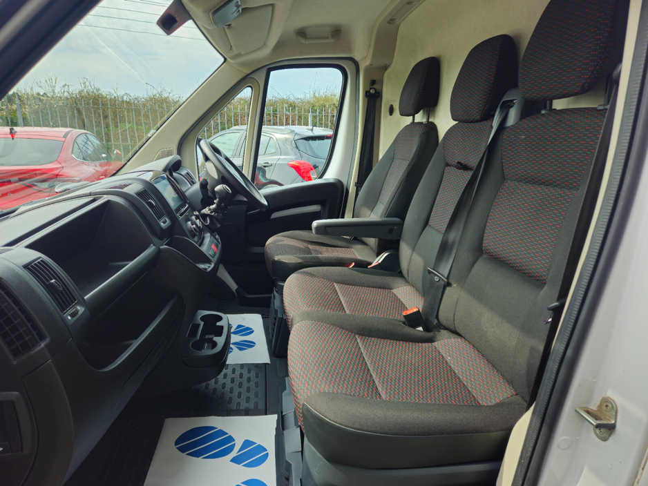 2023 Opel Movano - image 8