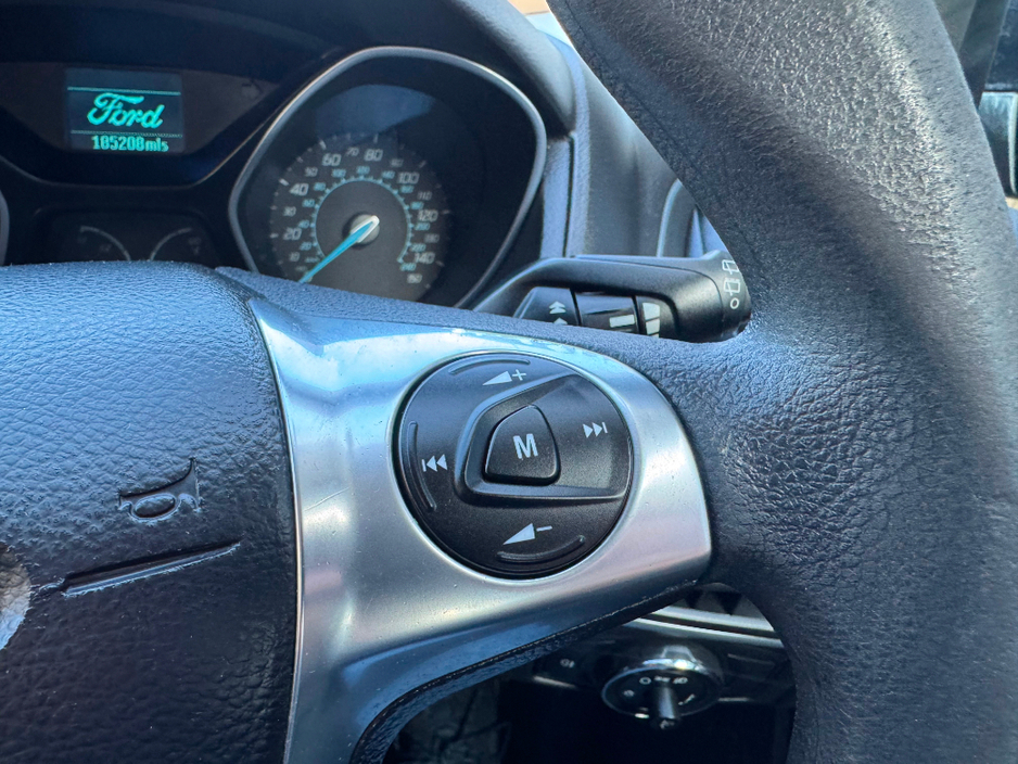 2012 Ford Focus - image 20