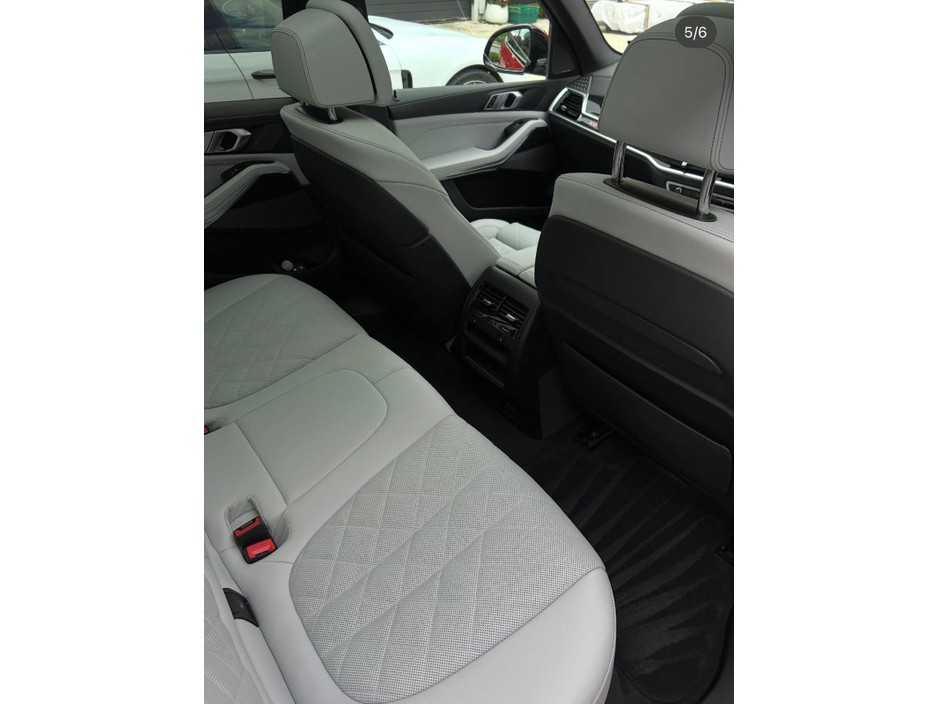 2025 BMW X5 - image 3