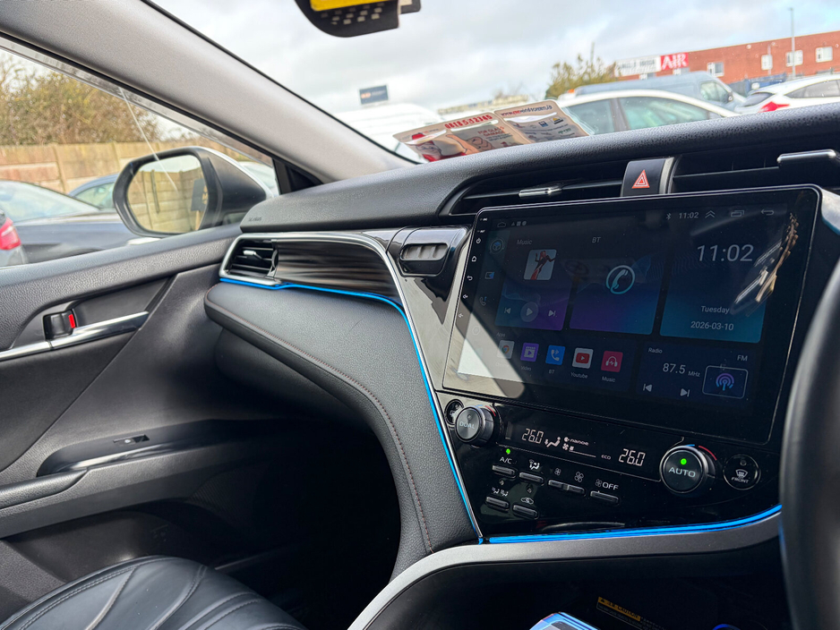 2018 Toyota Camry - image 14