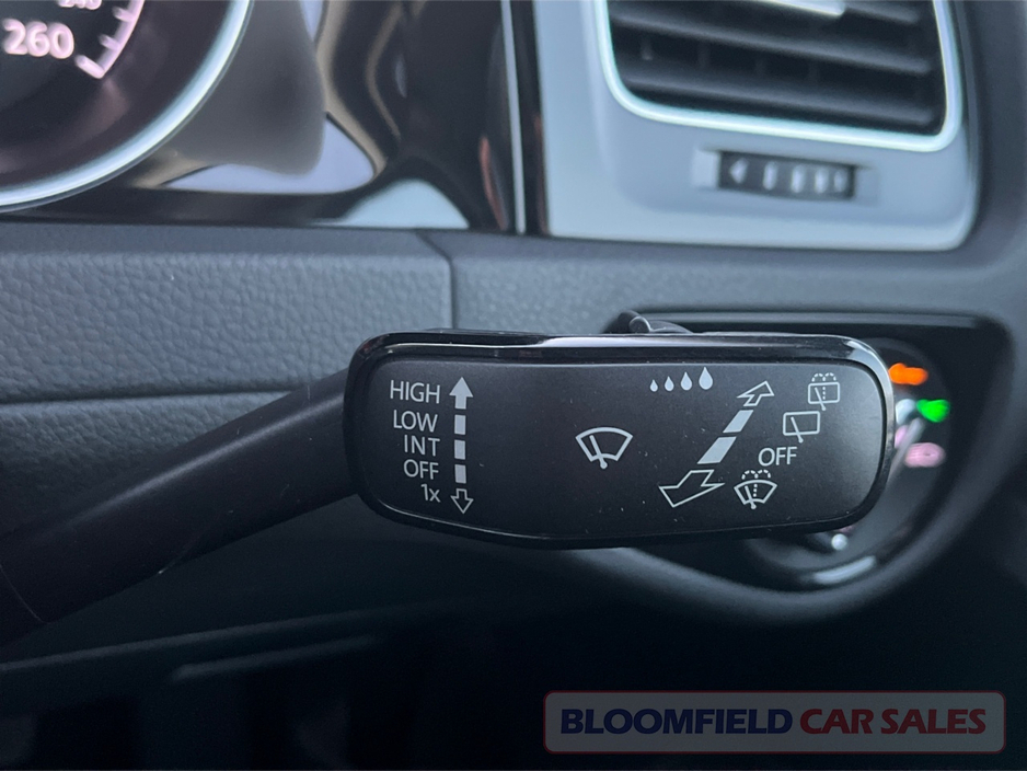 2017 Volkswagen Golf HIGHLINE , AUTO // LOW MILEAGE €17,950