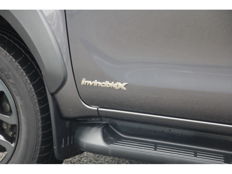 2023 Toyota Hilux - image 22