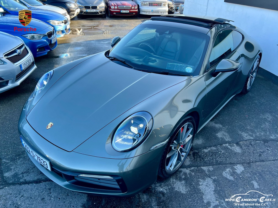 2020 Porsche 911 CARRERA 4SPEED Aventurine Green Metallic €144,950