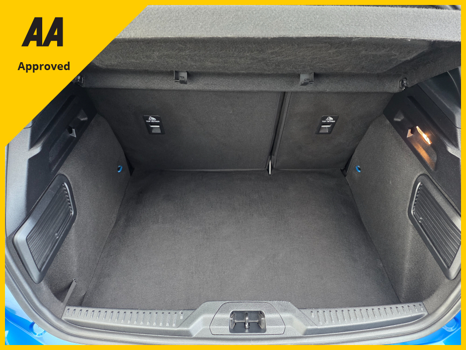 2022 Ford Focus - image 7