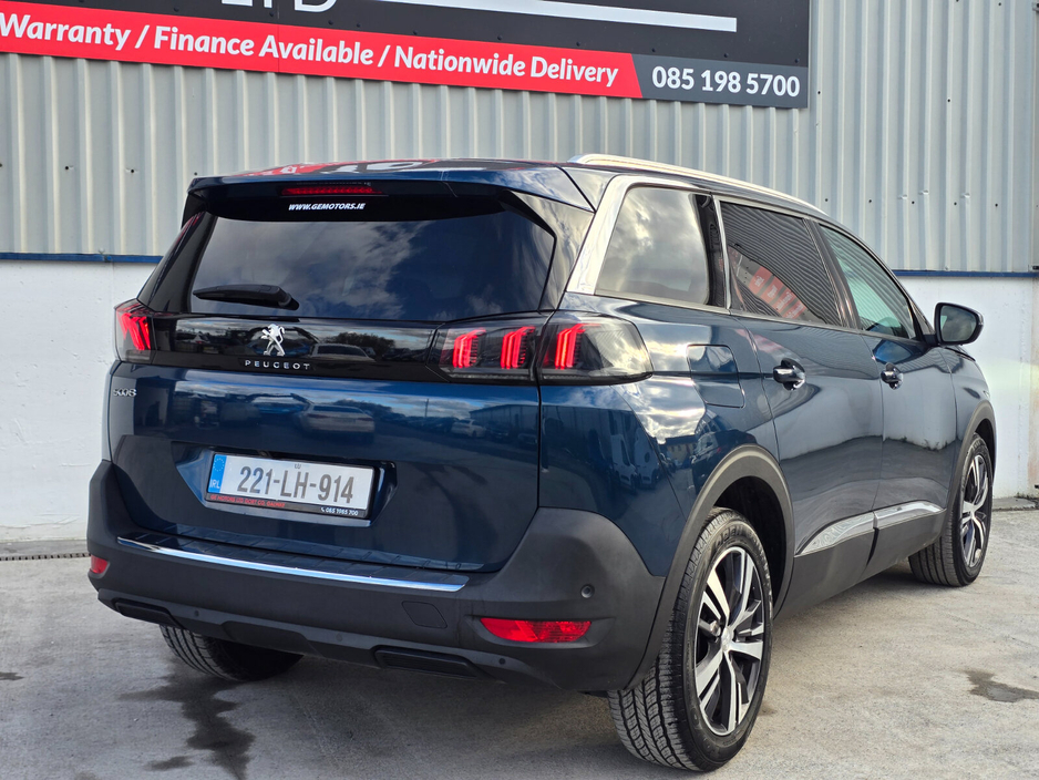 2022 Peugeot 5008 - image 8