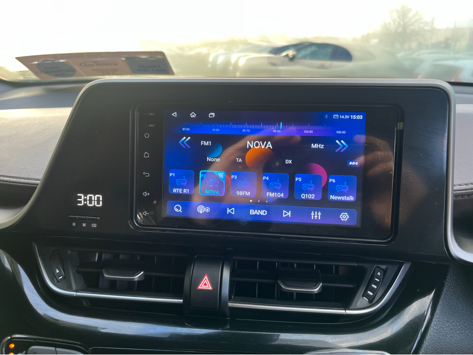 2019 Toyota C-HR SOL HYBRID AUTOMATIC 1.8 PETROL //HALF LEATHER HEATED SEATS//ADAPTIVE CRUISE CONTROL//REVERSE CAMERA//KEYLESS ENTRY// €19,950