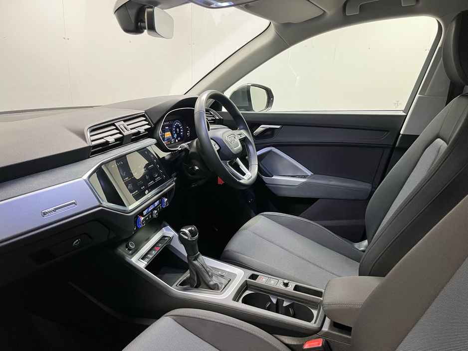 2023 Audi Q3 - image 6