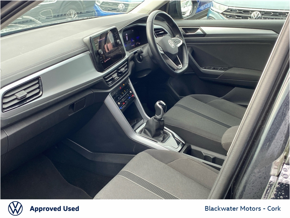 2023 Volkswagen T-Roc - image 21