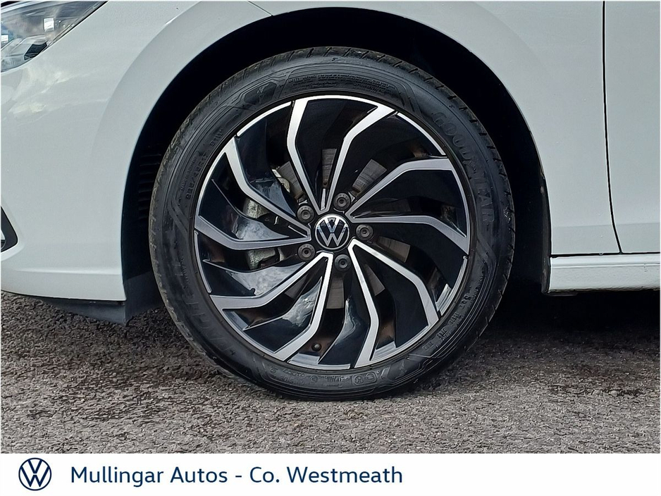 2024 Volkswagen Golf - image 25