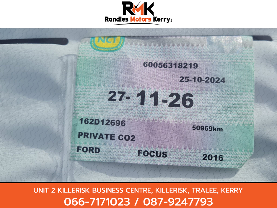 2016 Ford Focus - image 9