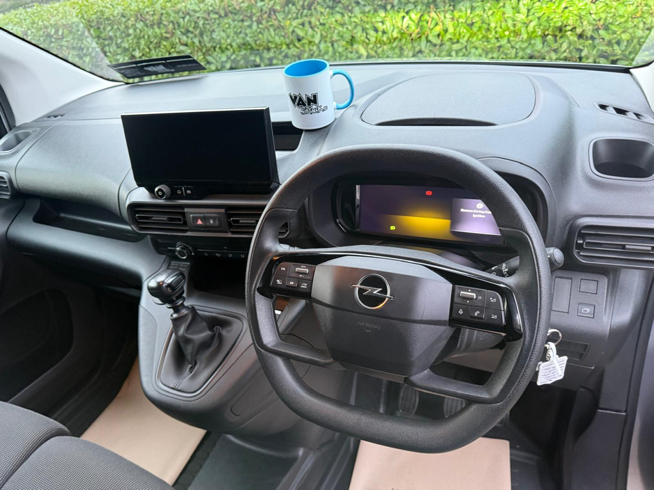 2024 Opel Combo SPORT L1H1-1.5 100PS D-6SP NO VAT! €23,450