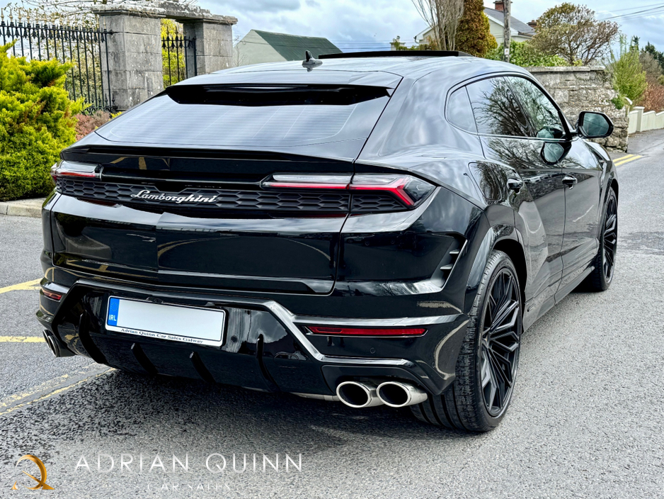 2025 Lamborghini Urus - image 5