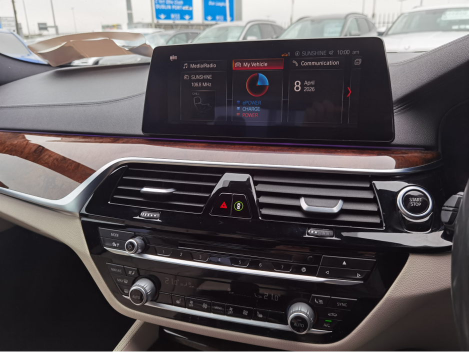 2019 BMW 5 Series - image 16