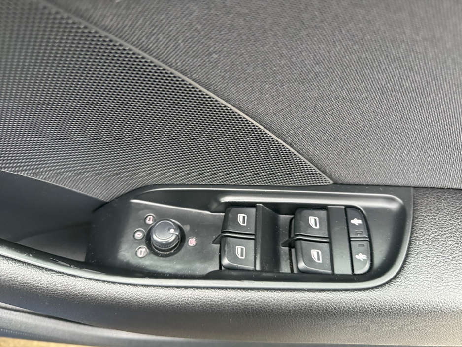 2014 Audi A3 1.2 TFSI SE 110 BHP 5DR **142**€200 TAX**MINT**SCUBA BLUE**KITTED** €10,450