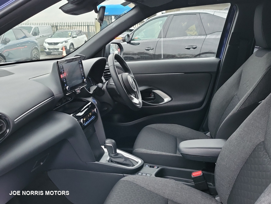 2023 Toyota Yaris CR CROSS LUNA SPORT 4DR AUTO €27,945