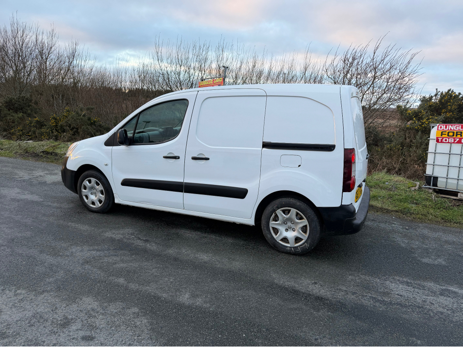 2017 Peugeot Partner PROFESSIONAL L1 BLUE HDI €8,250