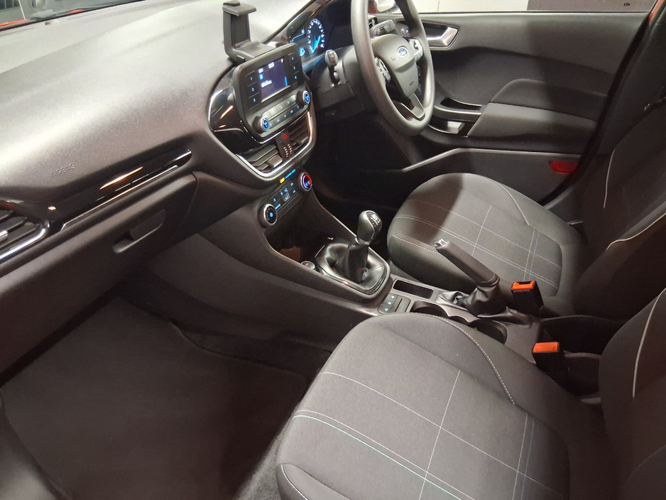 2017 Ford Fiesta - image 7