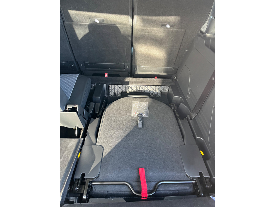 2021 Peugeot 5008 1.5 BlueHDi 130bhp Allure