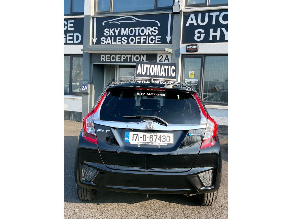 2017 Honda Fit - image 5