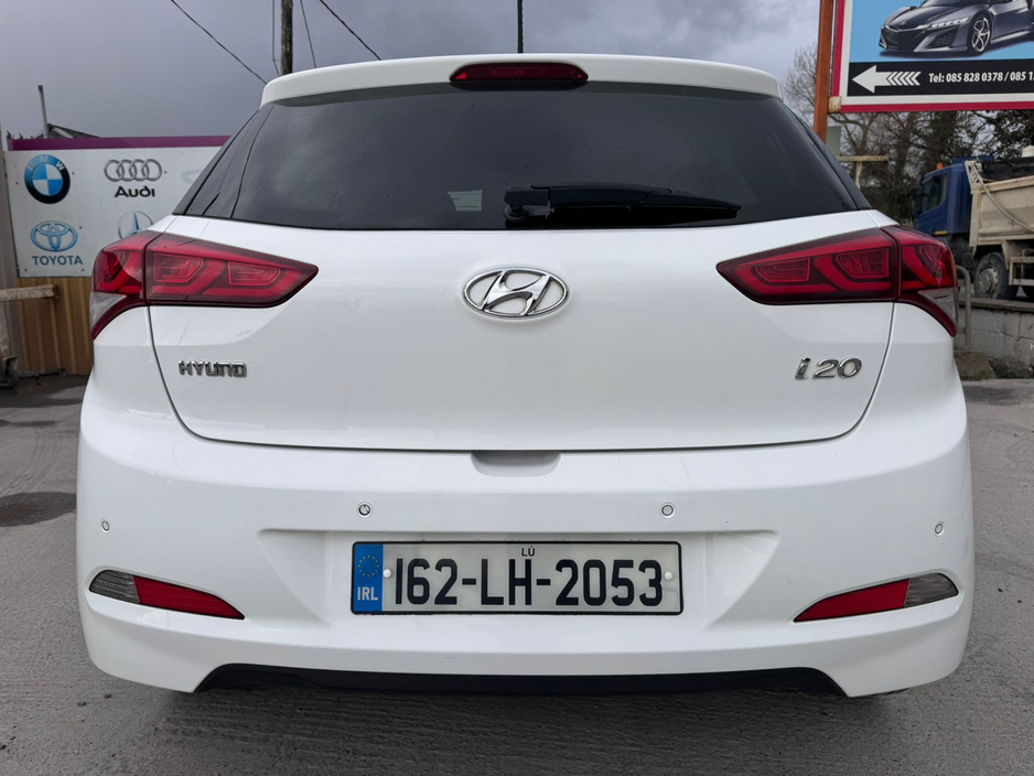 2016 Hyundai i20 - image 2