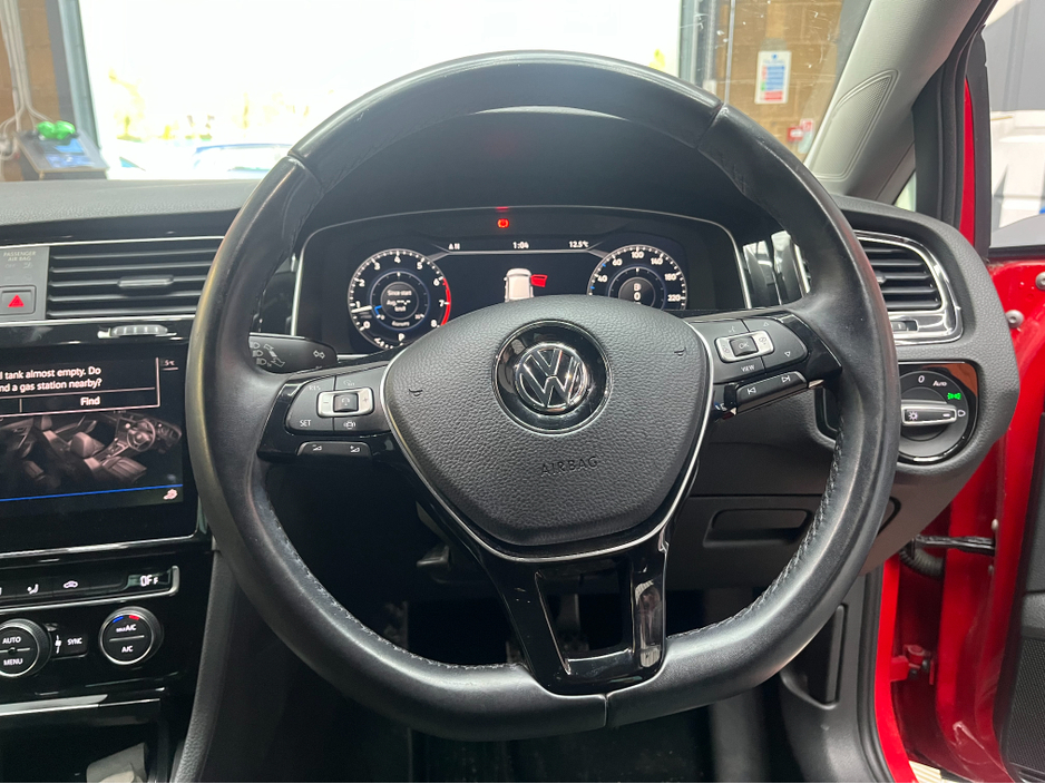 2019 Volkswagen Golf - image 8
