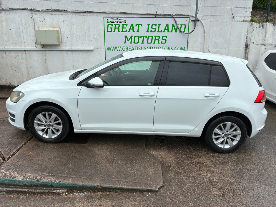 2014 Volkswagen Golf - image 3