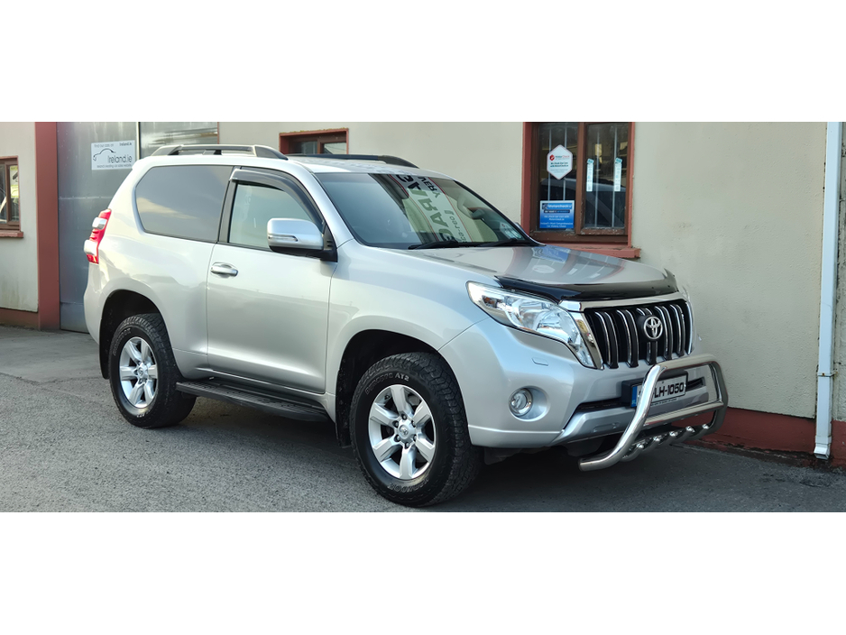 2015 Toyota Landcruiser - image 3