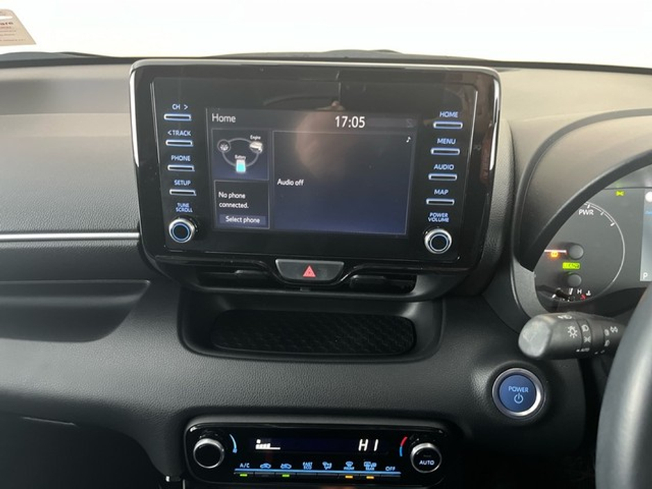 2023 Toyota Yaris HYBRID LUNA €24,450