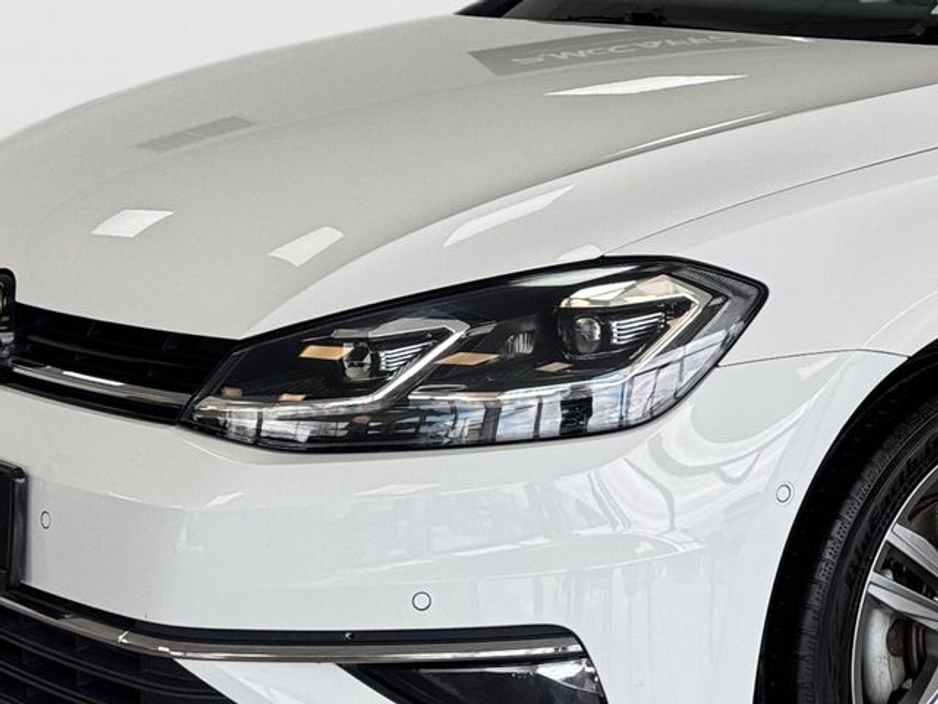 2020 Volkswagen Golf - image 9