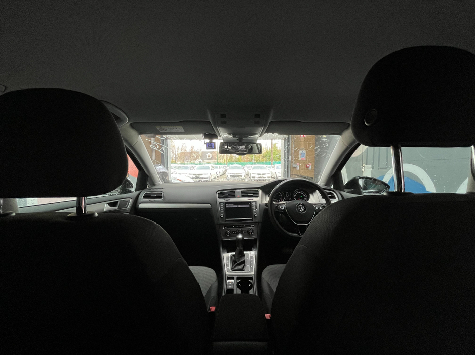 2016 Volkswagen Golf - image 14