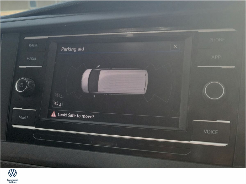 2020 Volkswagen Transporter - image 11