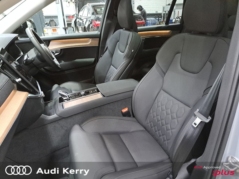 2025 Volvo XC90 - image 11