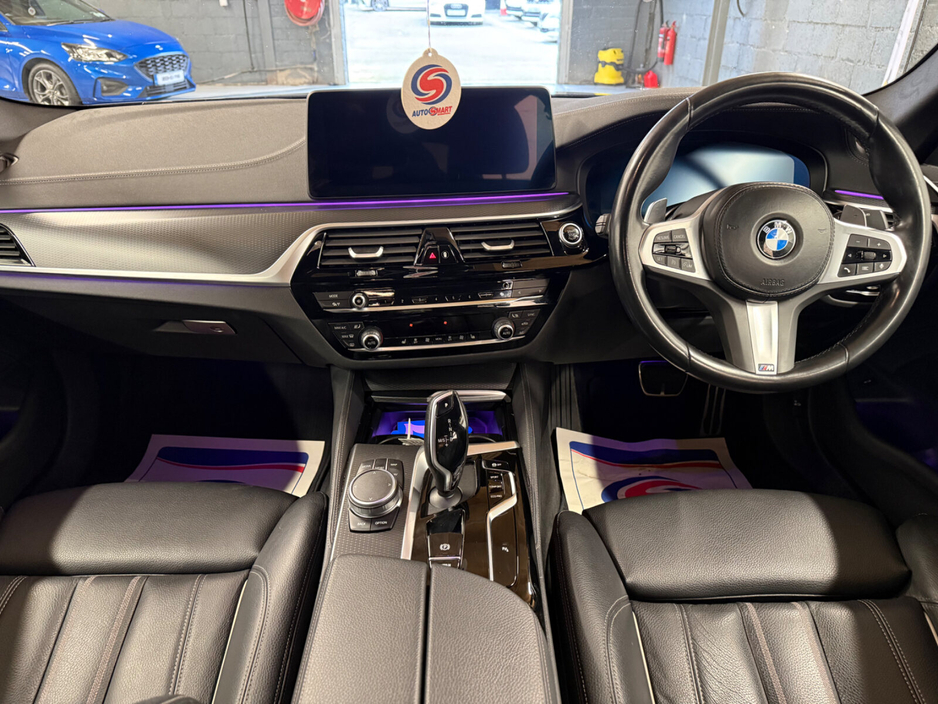 2022 BMW 5 Series - image 13