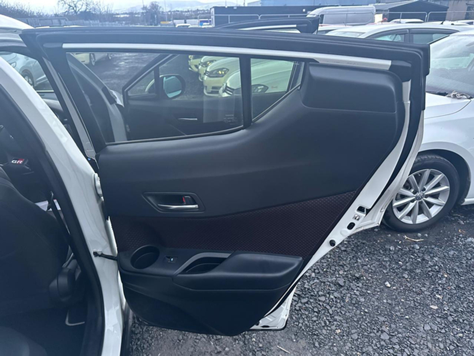 2017 Toyota C-HR 1.8 Petrol Hybrid Automatic - 2017 (4688) €18,595