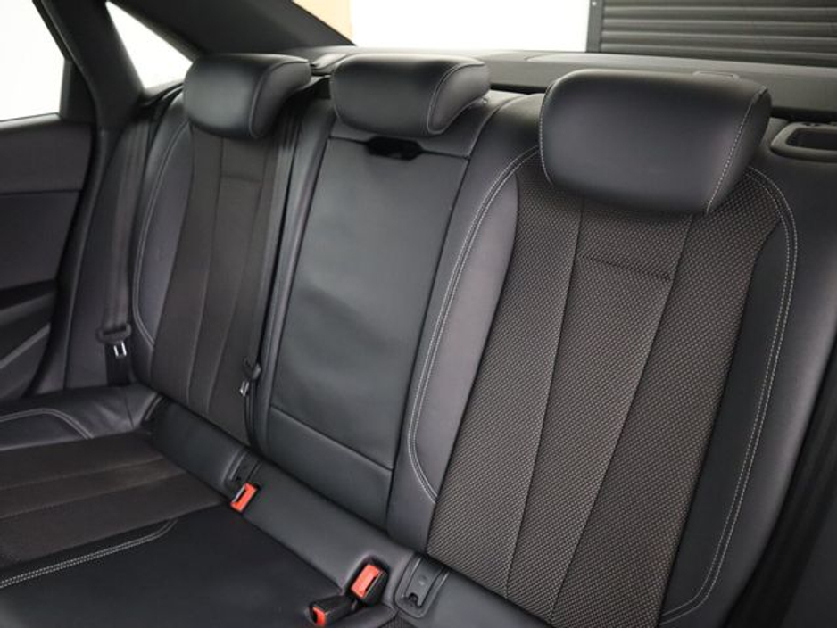 2017 Audi A4 - image 15