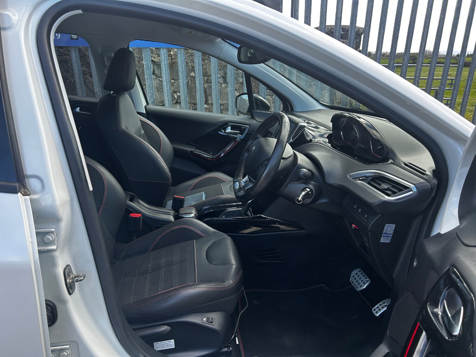 2018 Peugeot 2008 - image 12