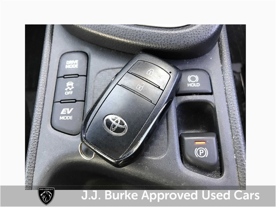 2024 Toyota Yaris - image 16