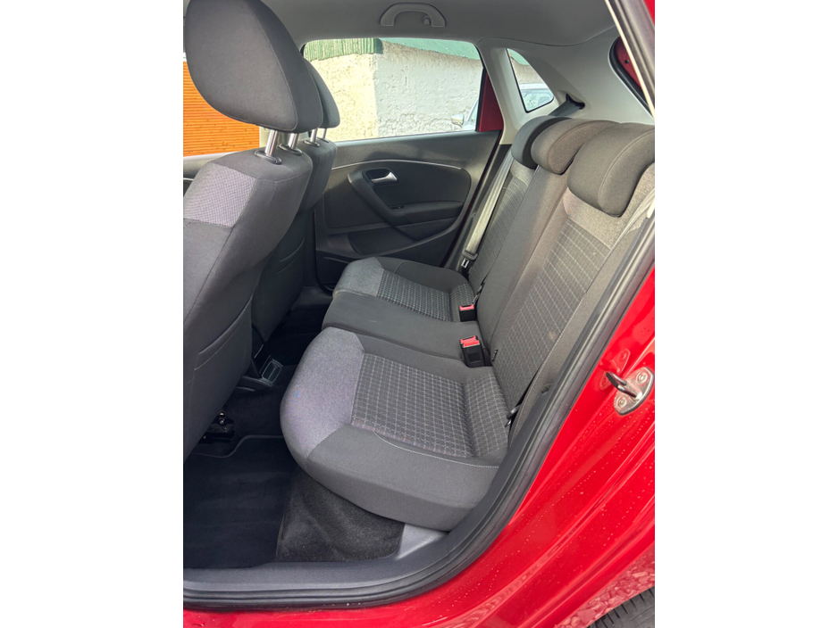 2015 Volkswagen Polo  €11,500